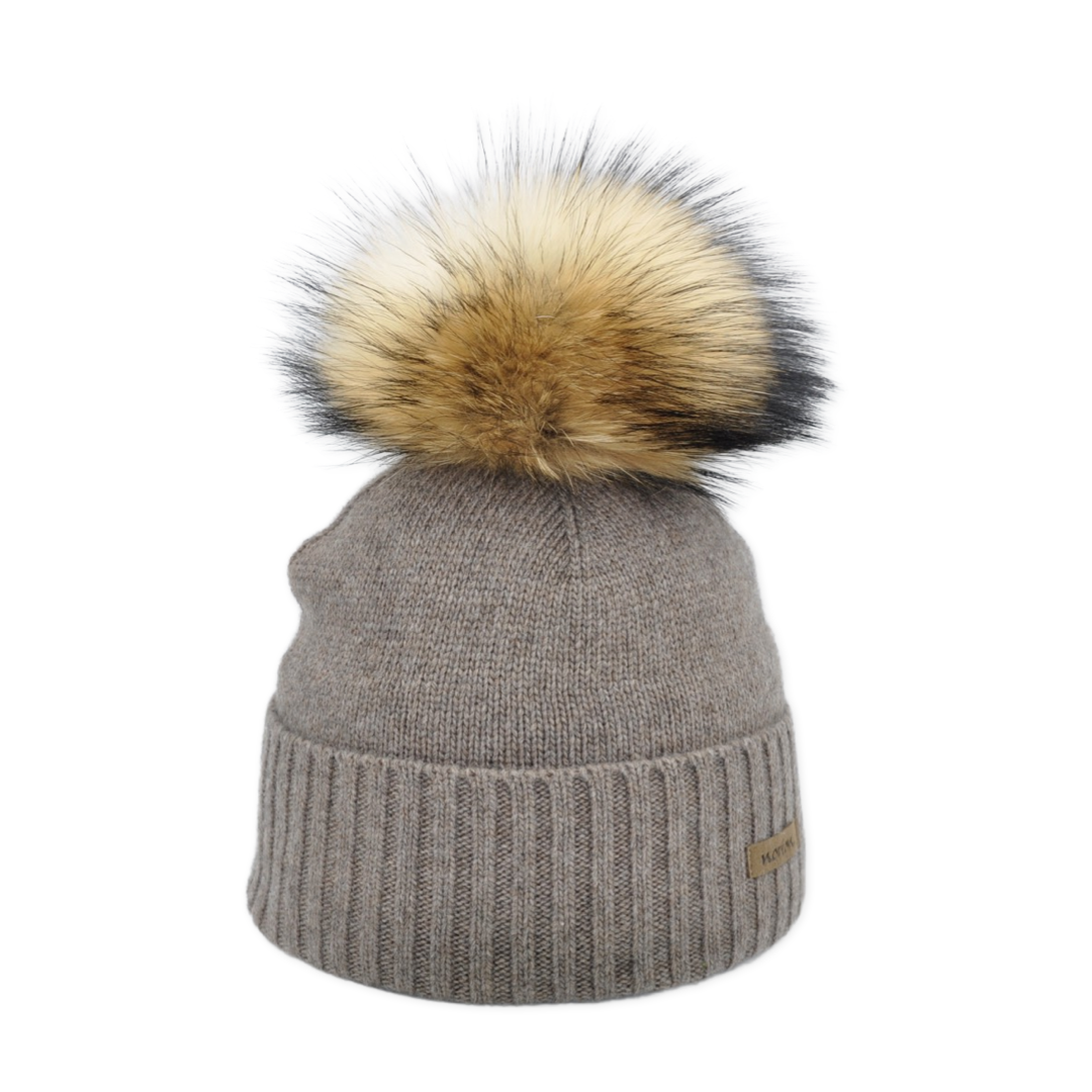 8476 - beanie in cashmere wool with bobble